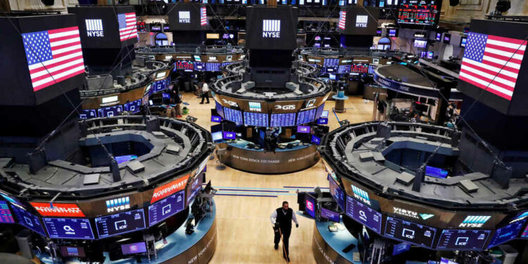 División en Wall Street: Entre el Optimismo y el Temor de una Burbuja Financiera