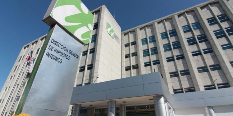 Recaudación Fiscal en República Dominicana Supera Expecativas en Febrero 2024